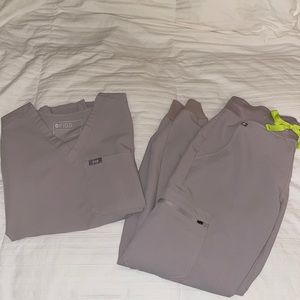 FIGS Scrub Top and Pants Set Slate